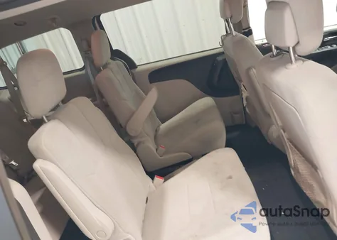 2013 Dodge Grand Caravan Sxt z USA, uszkodzony, nr VIN 2C4RDGCG8DR751890